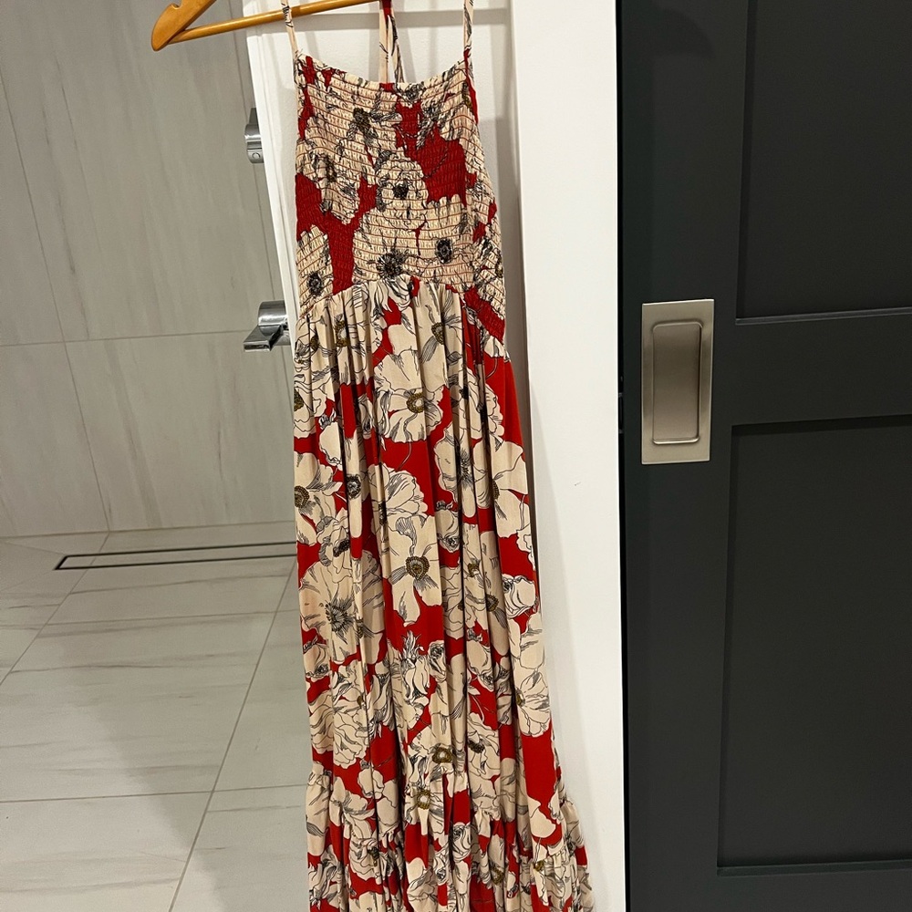 Free People Heat Wave Maxi dress size:XS
Color: Burnt Red & Cream Floral Pattern